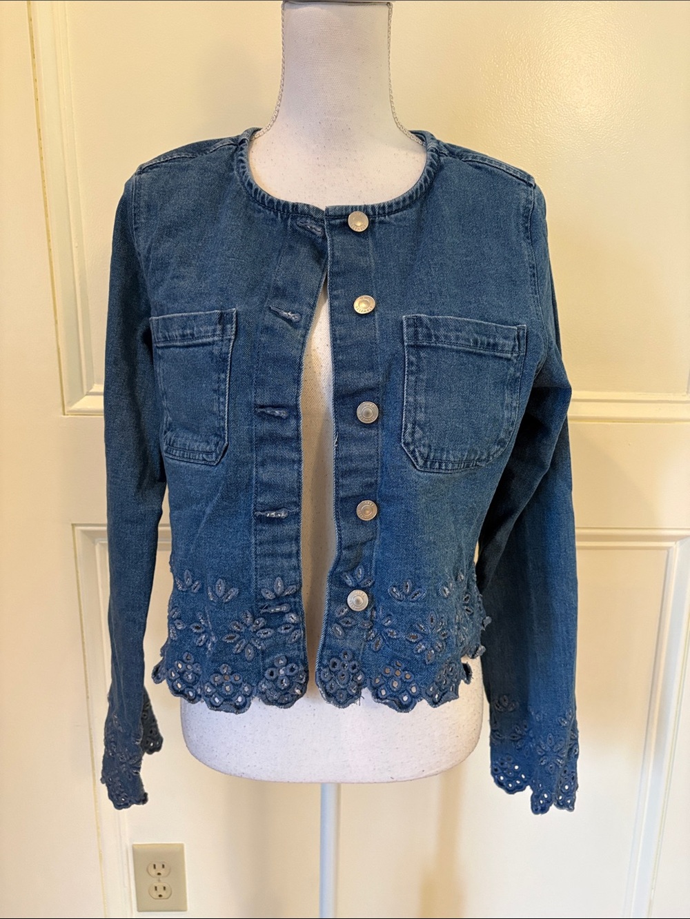 Women's Blue Embroidered Hem Denim Jacket